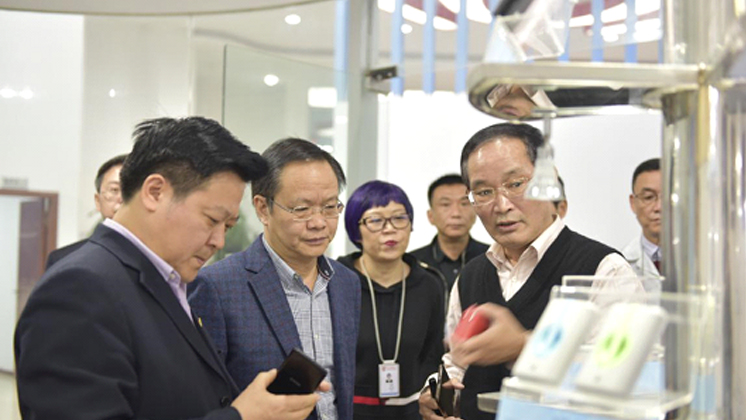 市長劉志仁、農(nóng)行湖南省分行行長陶偉梁來公司調(diào)研