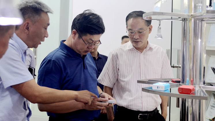 市委常委、副市長徐懷好走訪炬神電子 ：全力、熱情、周到提供服務(wù)